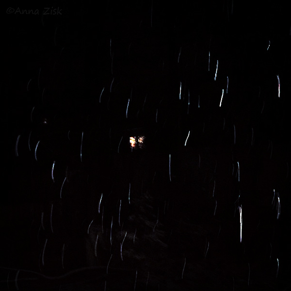 snow_at_night_annasangle